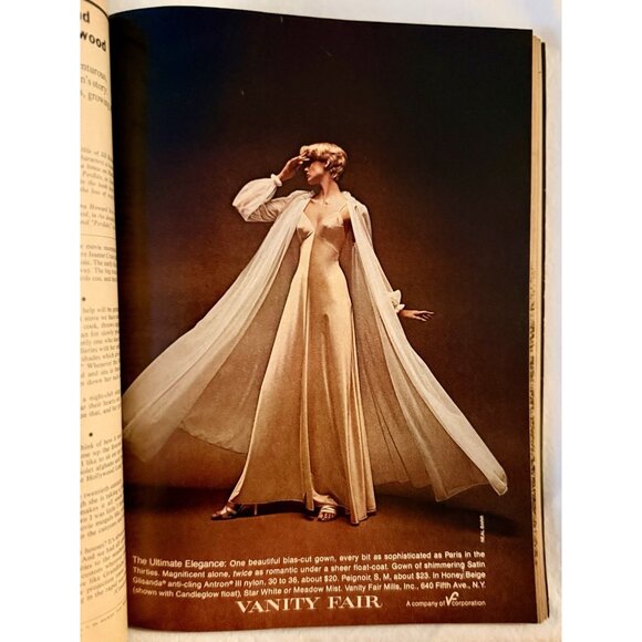 VOGUE -  April 1978 - Picture 9 of 16